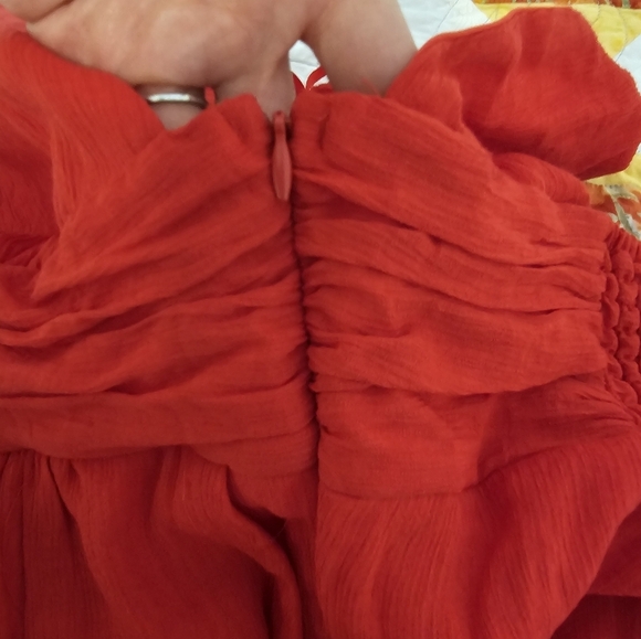 One Clothing Deep V-Neck Red Romper Women's Size Medium NWT - Picture 2 of 12